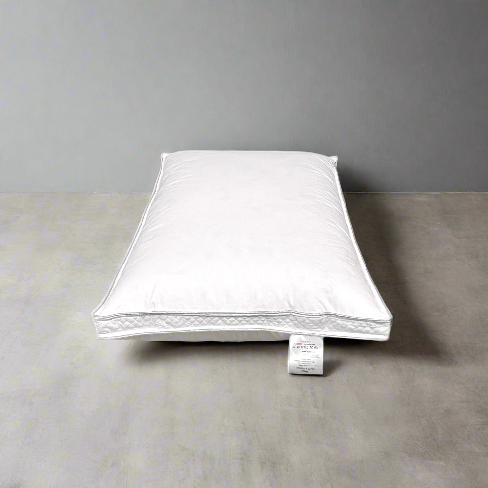 Perna puf gâscă 3 camere Celeste 50x70 cm, albă, bordură laterală 4 cm, umplutură puf și pene românești