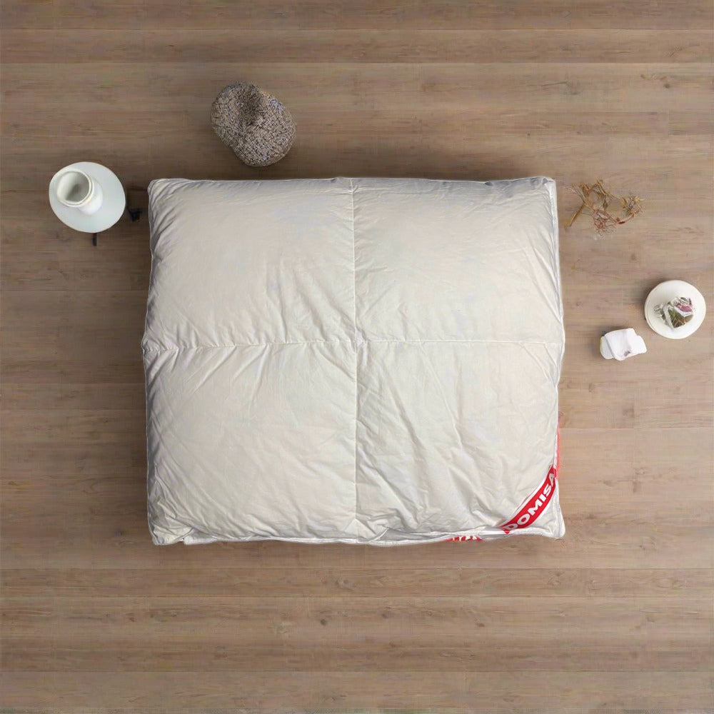 Pilota de vară Ovia 140x200 cm, albă, 15% puf și 85% pene de gâscă, ușoară și respirabilă