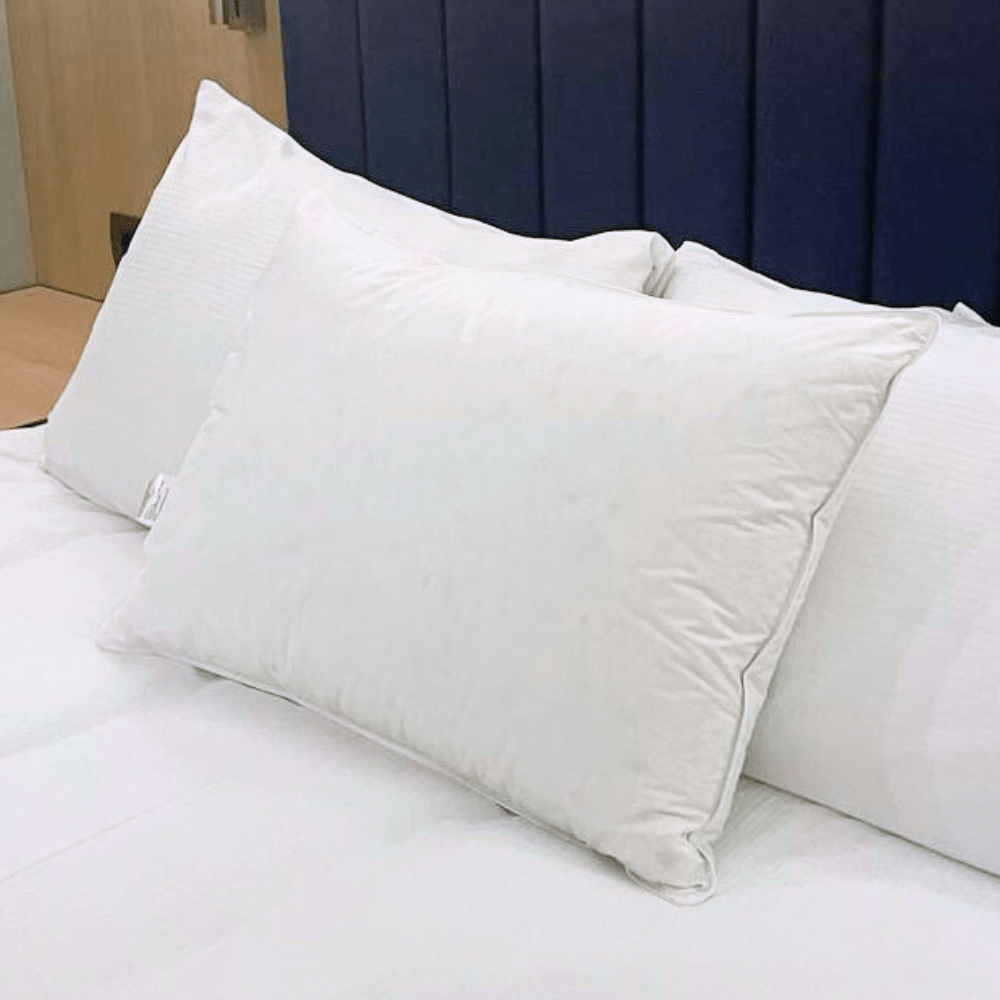Perna albă Celeste 50x70 cm, 3 camere, puf și pene de gâscă românească, anti-acarieni și moale
