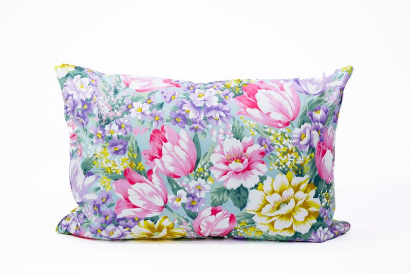 Perna Letif cu puf siliconic hipoalergenic, 40x60 cm model cu trandafiri colorati