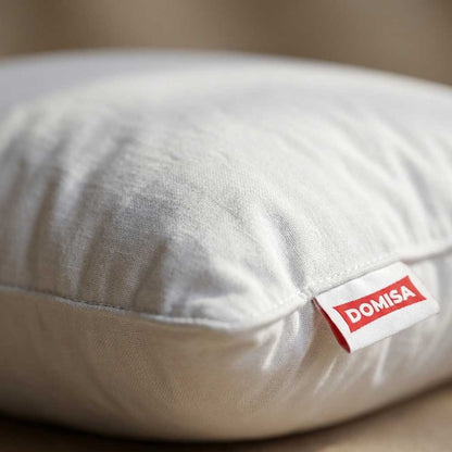 Perna 50x60 cm Serene cu 90% puf si 10% pene de gasca, Alb Domisa