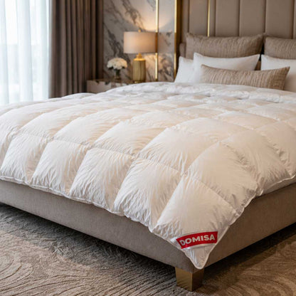 Pilotă luxoasă albă 200x220 cm, puf de gâscă 90%, ușoară și respirabilă, model Serene
